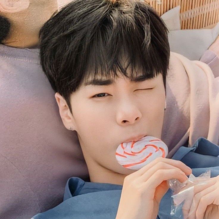 A moment captured by Moonbin (ASTRO)'s fan