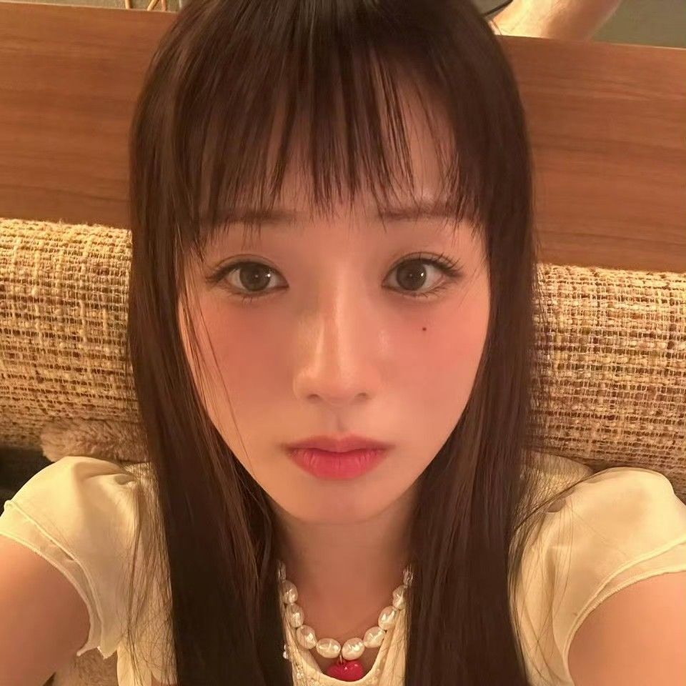 Recent activity shot of Yoon Bomi (Apink)