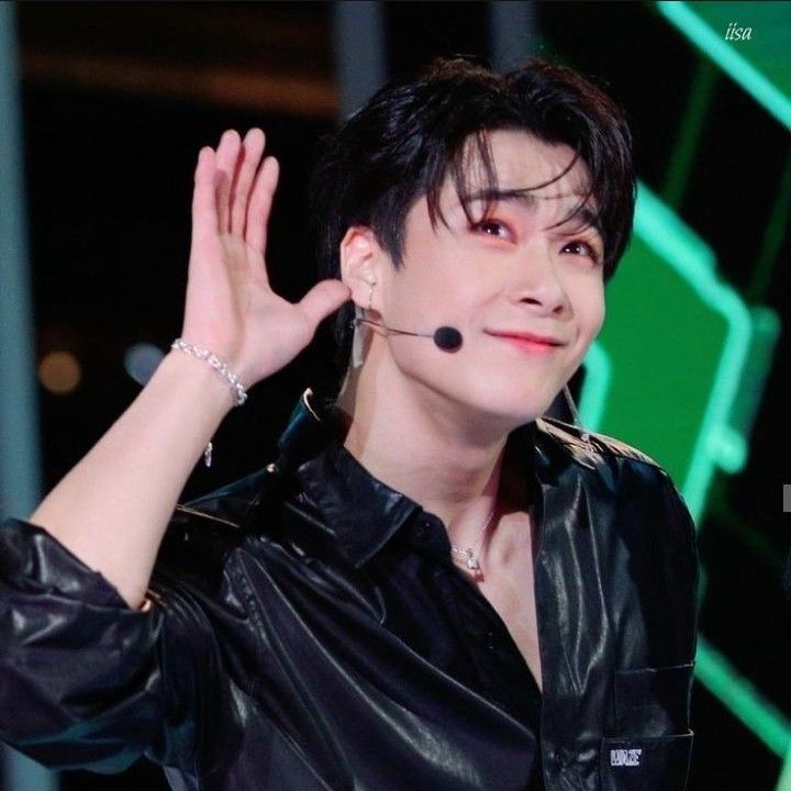 A moment captured by Moonbin (ASTRO)'s fan