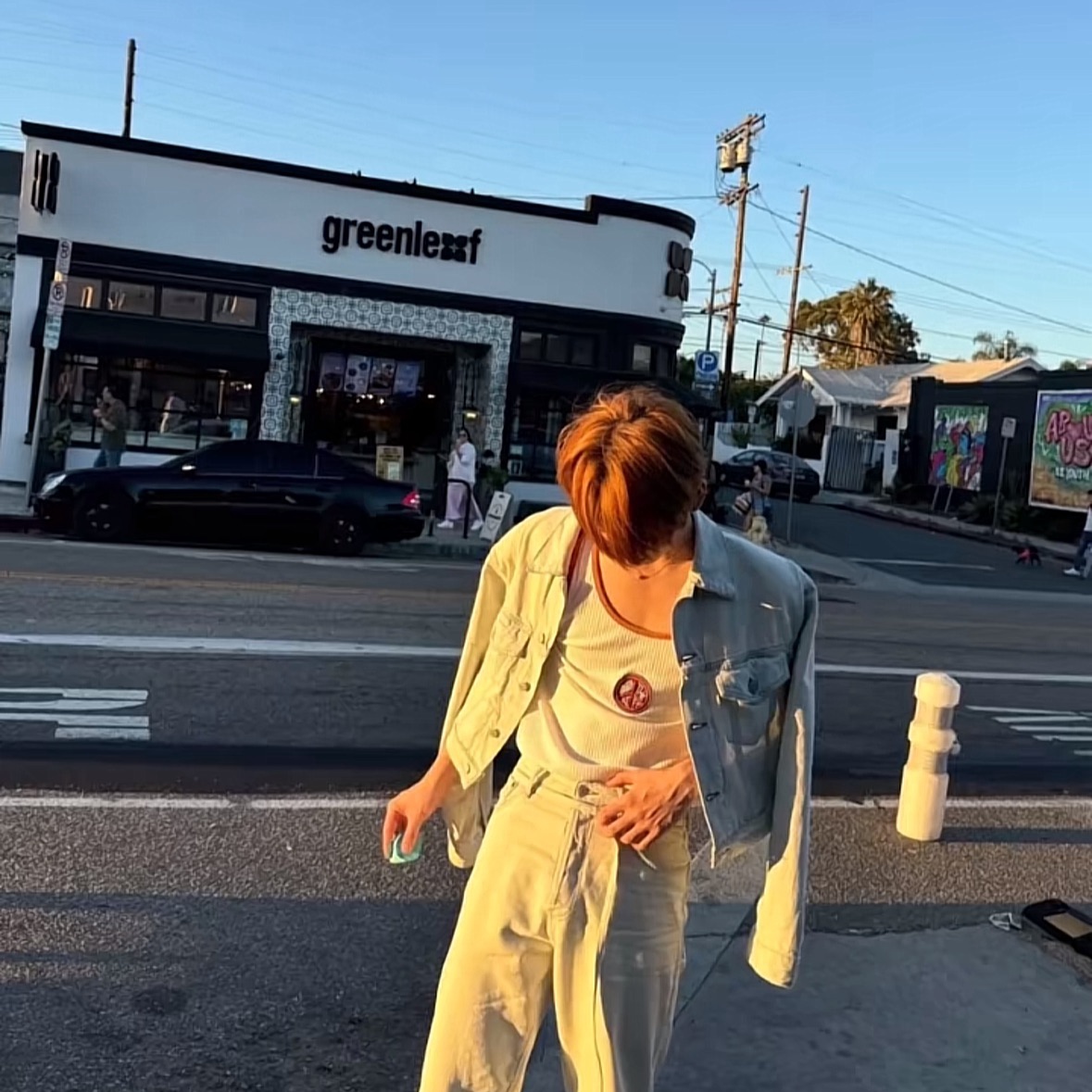 Behind-the-scenes cut of Han Yujin