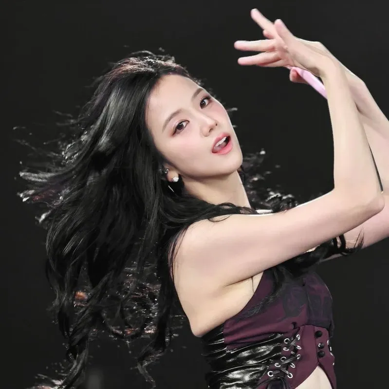 Recent activity shot of Jisoo (BLACKPINK)