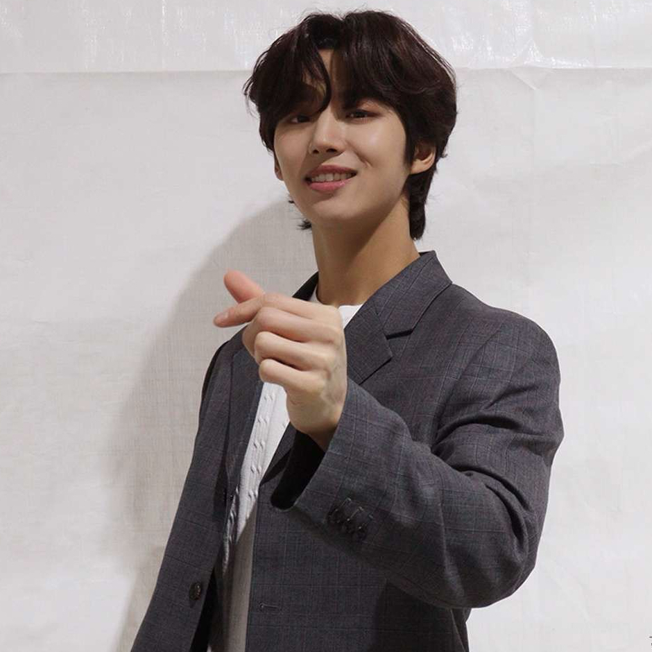 Latest photo of Hongseok (PENTAGON)