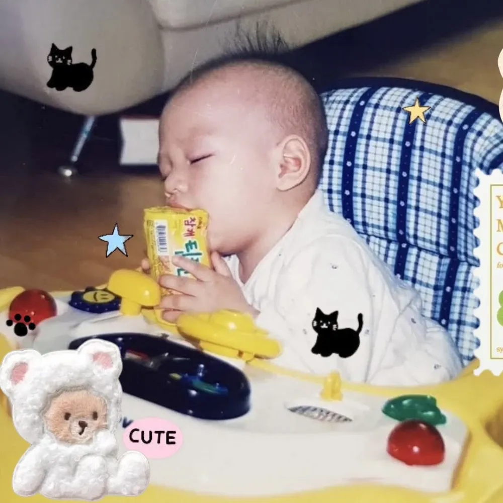 Latest photo of Hyunjin (Stray Kids)