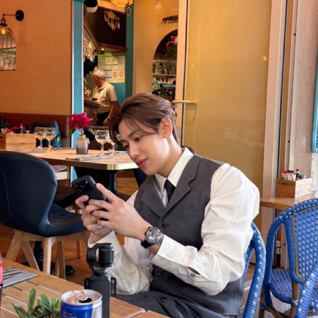 Behind-the-scenes cut of Bambam (GOT7)