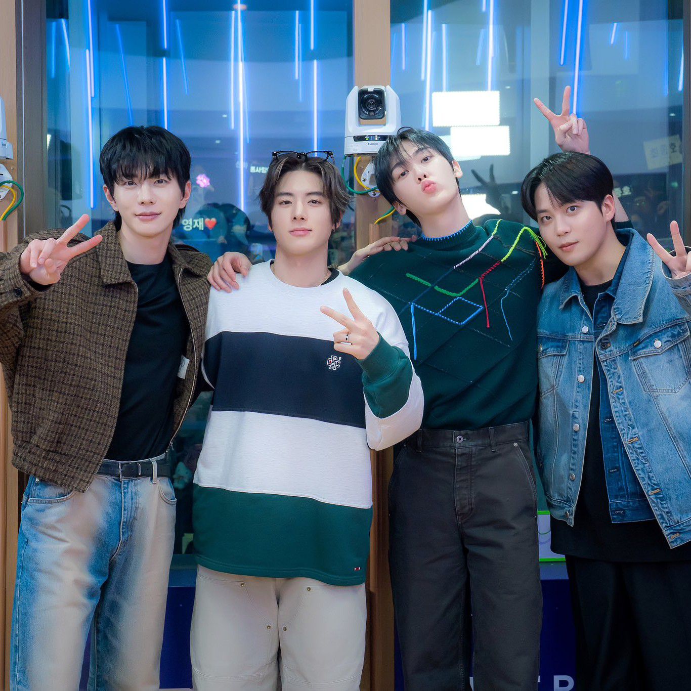 아스트로의 비하인드 컷