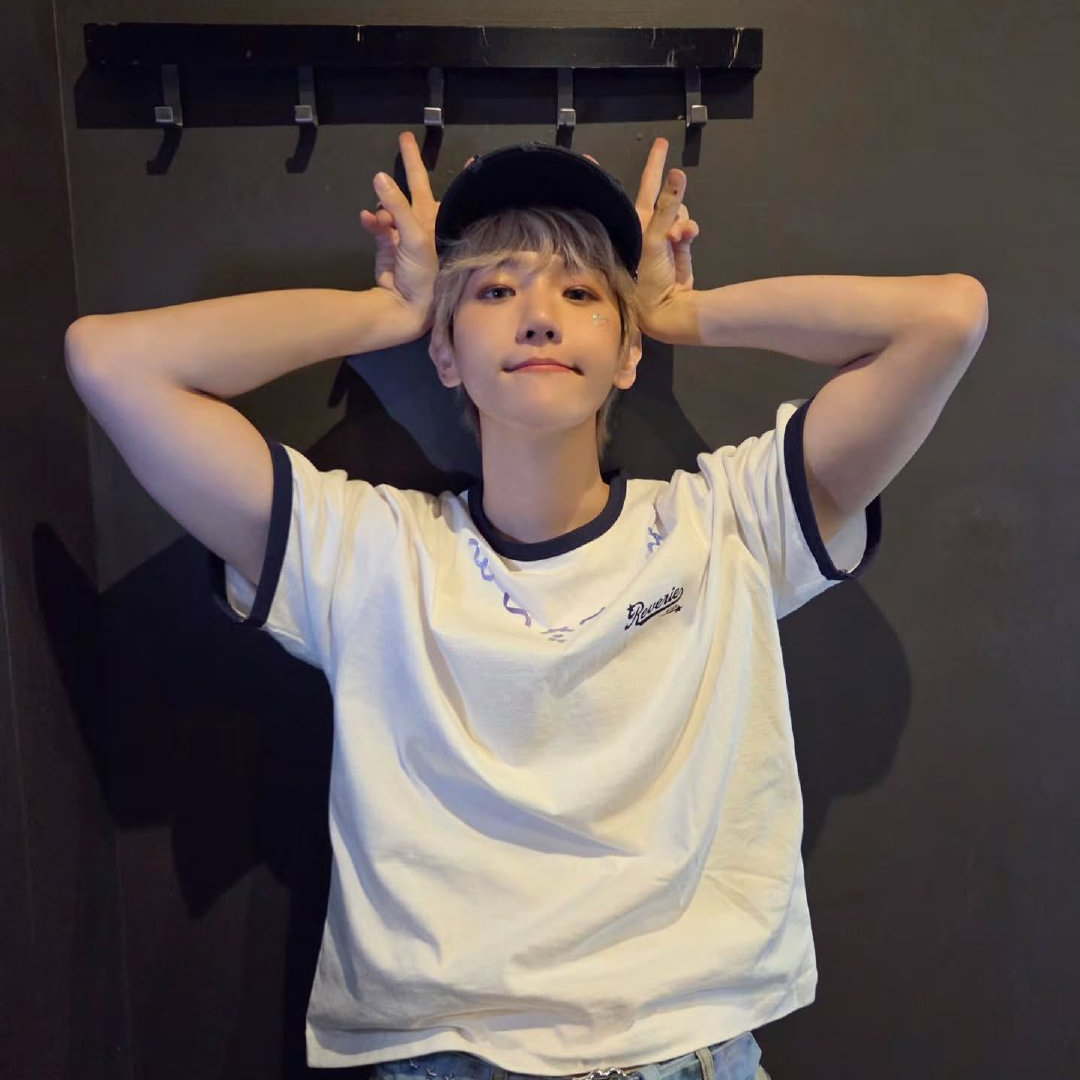 백현 (EXO) 최근 활동샷