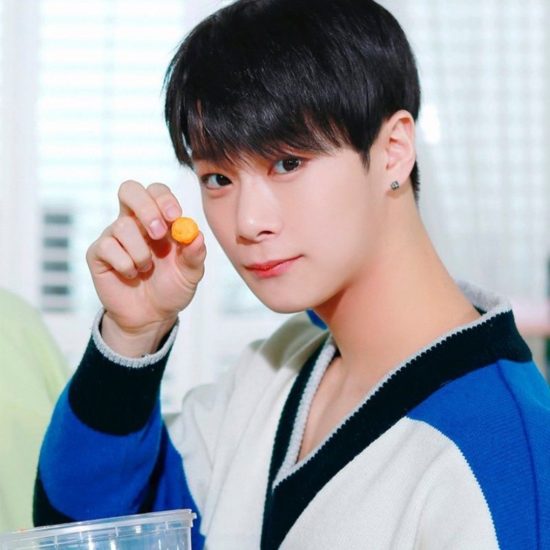 Behind-the-scenes cut of Moonbin (ASTRO)