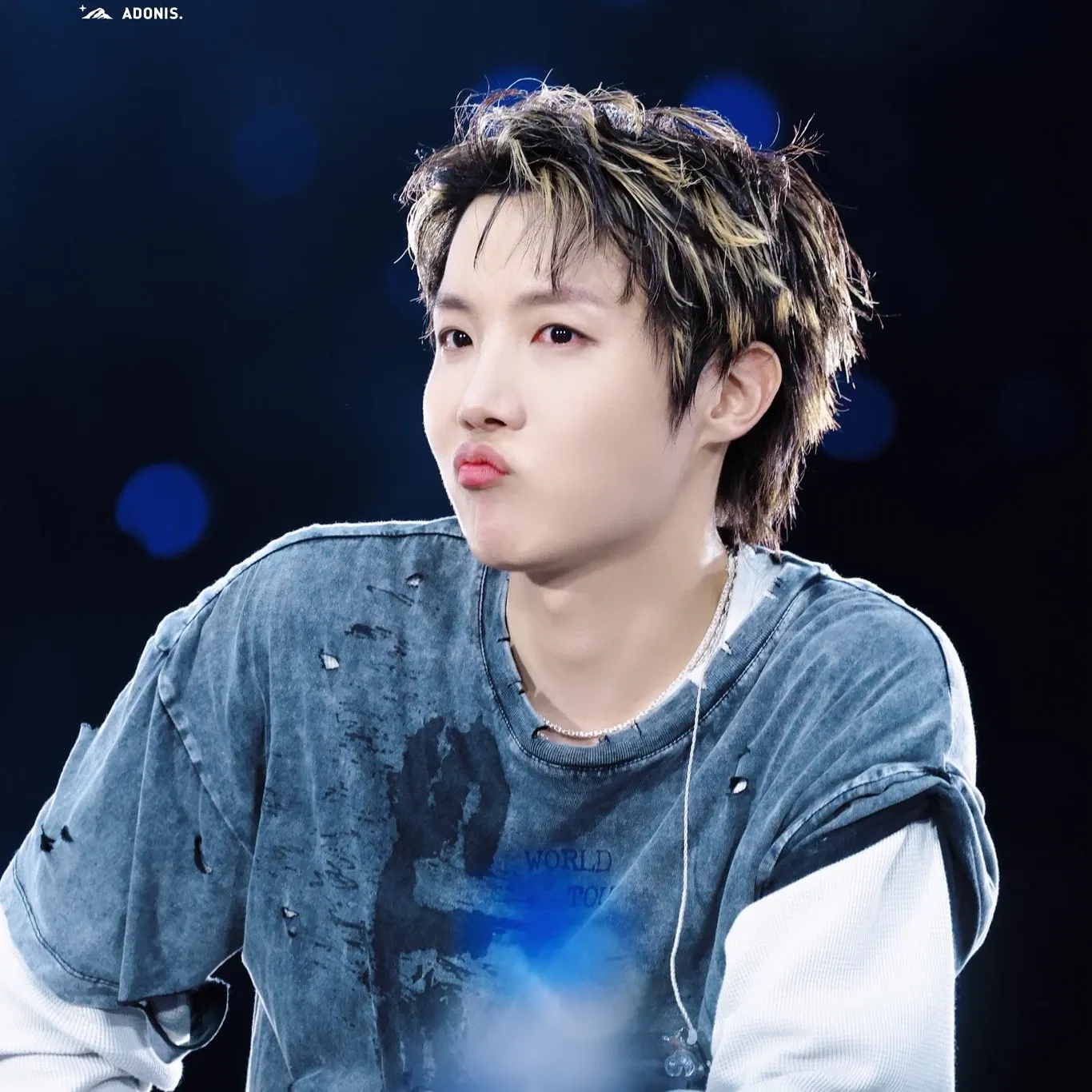 Foto terbaru j-hope (BTS)
