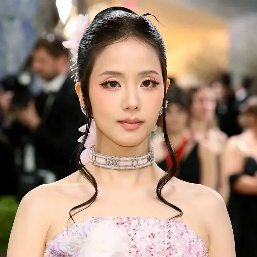 A moment captured by Jisoo (BLACKPINK)'s fan