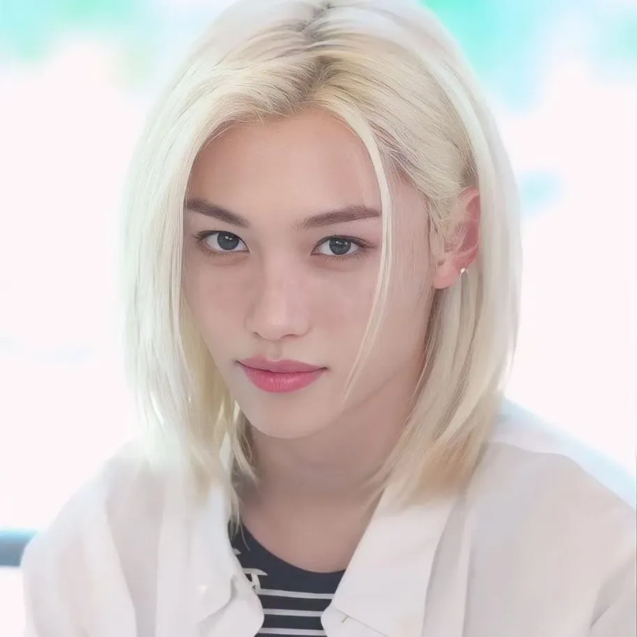 Behind-the-scenes cut of Felix (Stray Kids)