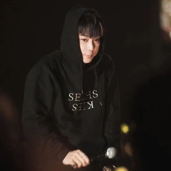 Recent activity shot of Eun Jiwon (SECHSKIES)