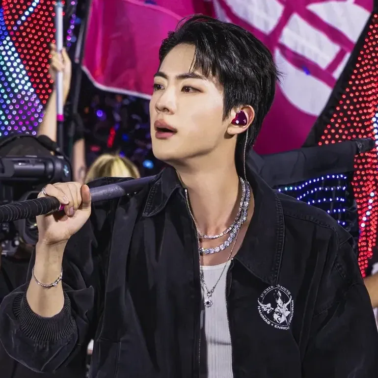 Foto terbaru Jin (BTS)