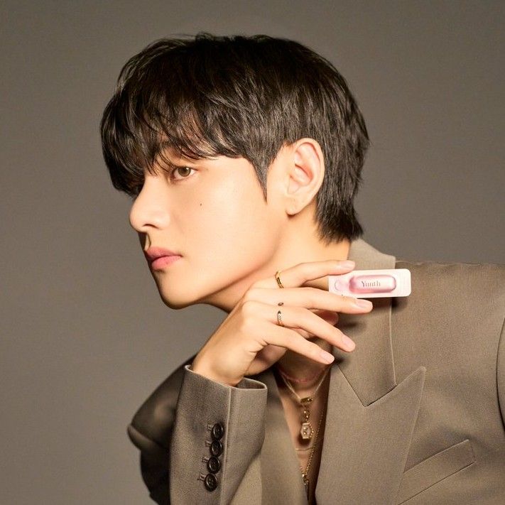 Foto terbaru V (BTS)