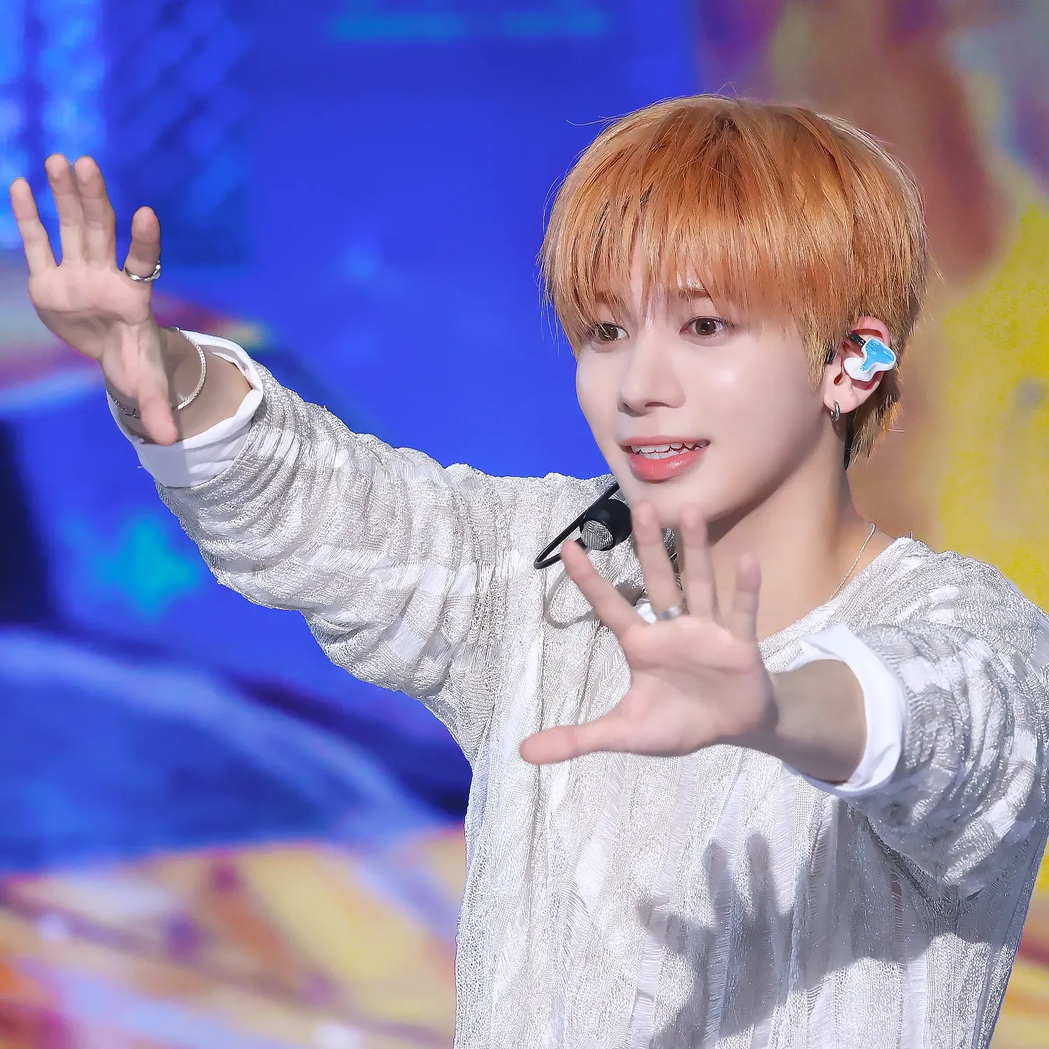 Foto aktivitas terbaru TOMORROW X TOGETHER