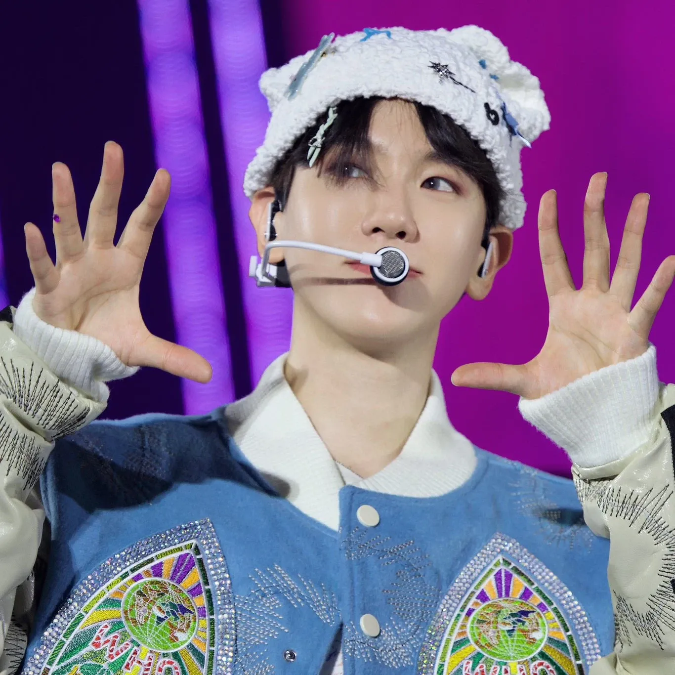 백현 (EXO)의 최신 사진