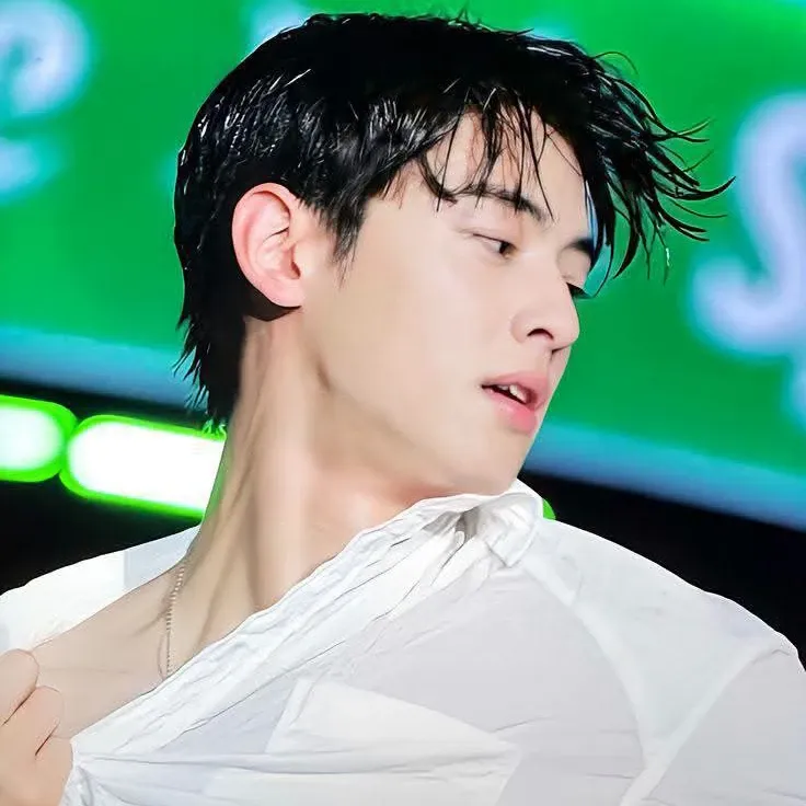 Behind-the-scenes cut of Eunwoo (ASTRO)