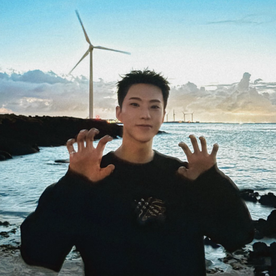 Latest photo of Hoshi (SEVENTEEN)