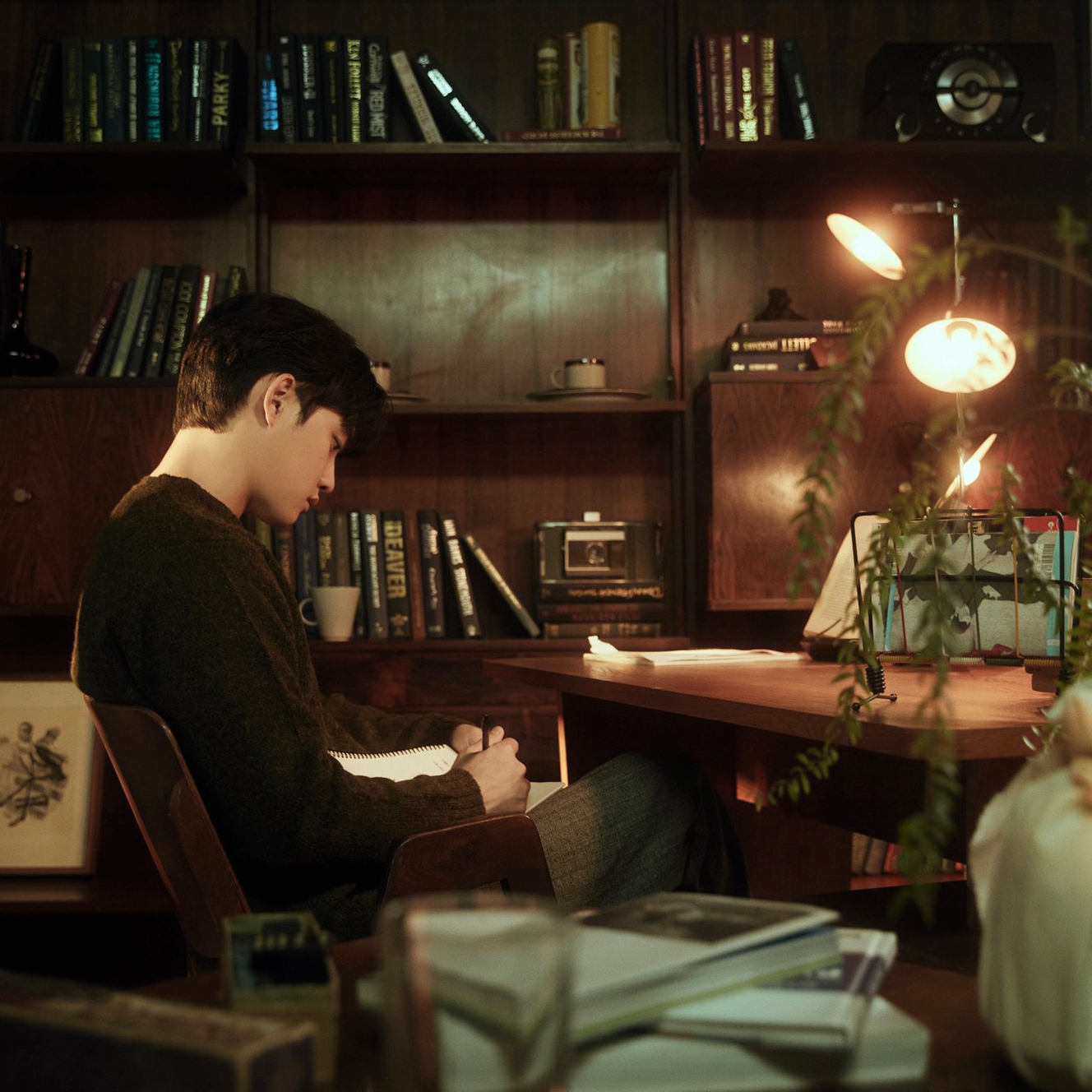 Behind-the-scenes cut of EXO