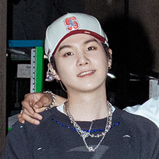 Foto terbaru SUGA (BTS)