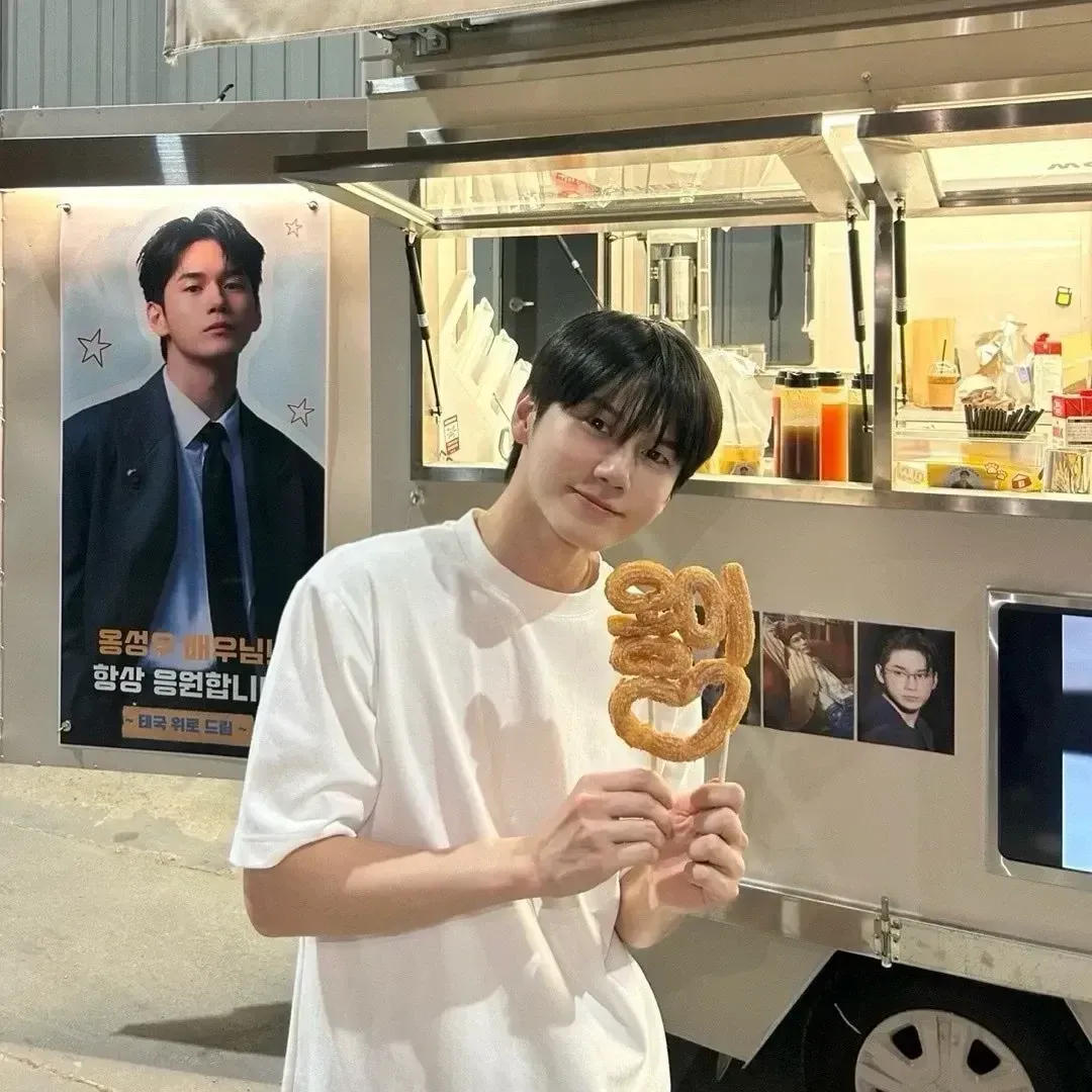 옹성우의 비하인드 컷