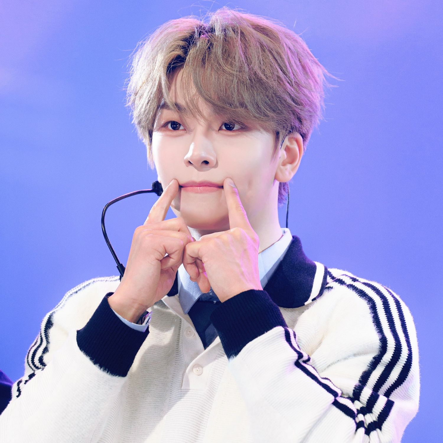 Behind-the-scenes cut of He Xinlong (ALPHA DRIVE ONE)