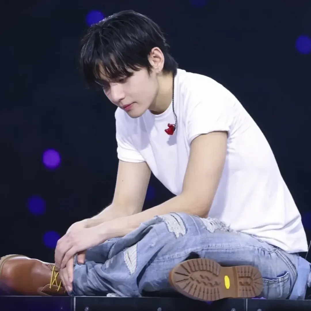 V (防彈少年團)粉絲拍下的瞬間