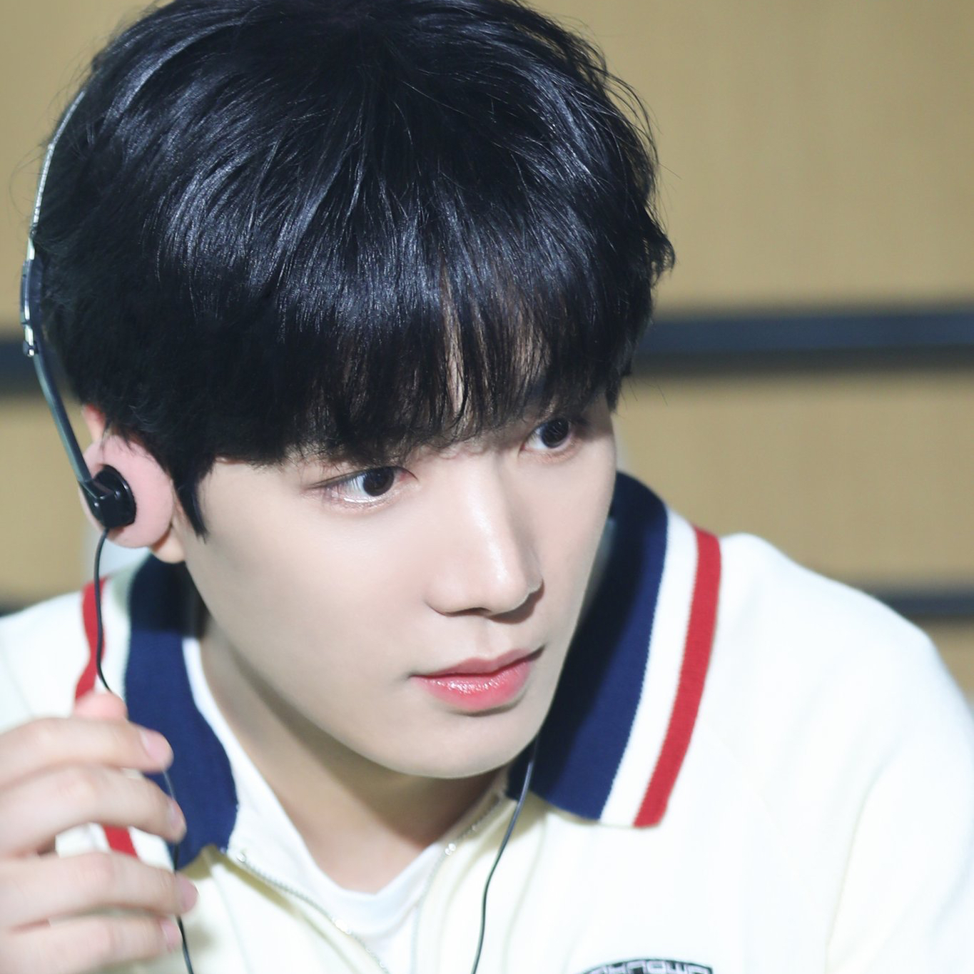 A moment captured by Kim Jonghyeon's fan