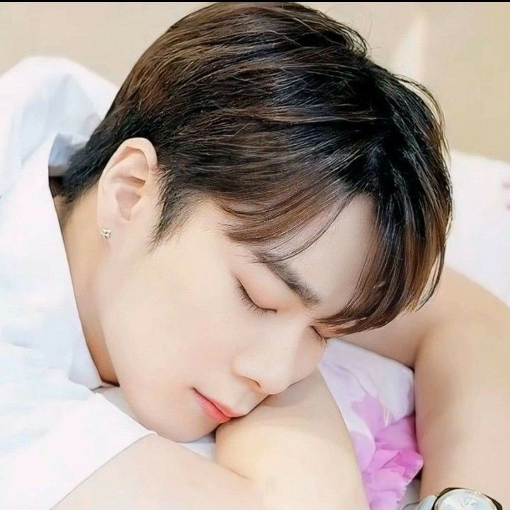 A moment captured by Moonbin (ASTRO)'s fan