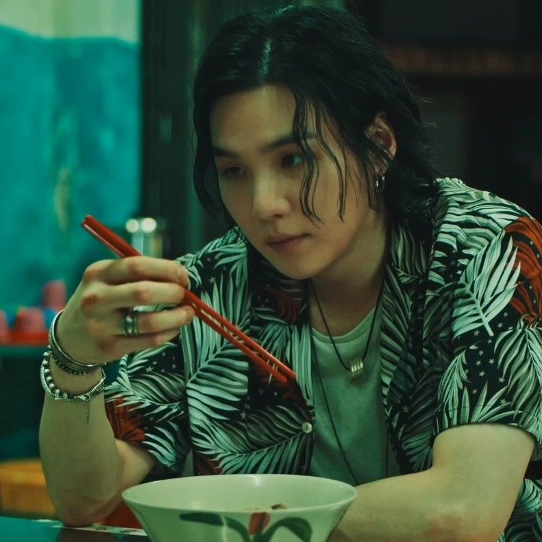 슈가 (방탄소년단) 최근 활동샷