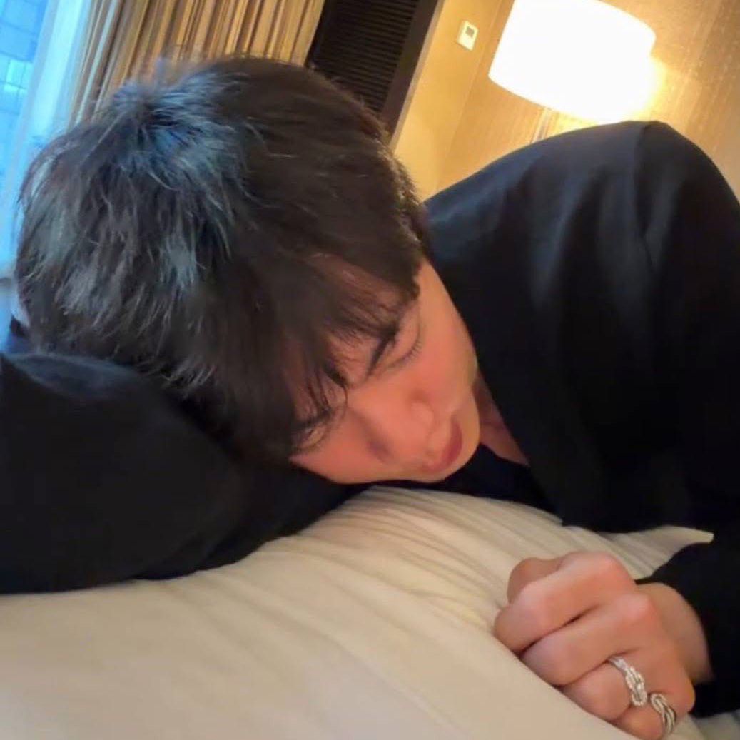 Behind-the-scenes cut of Jin (BTS)