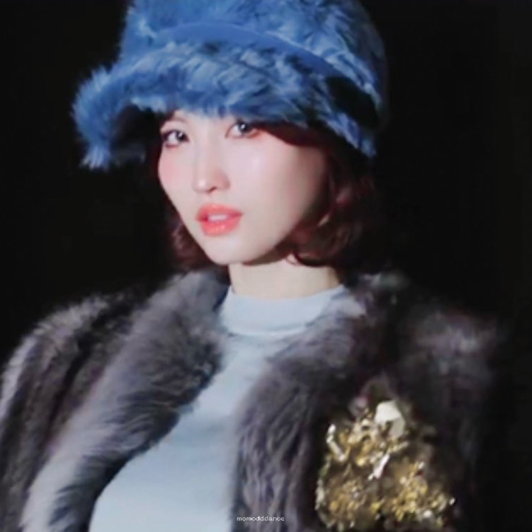 모모 (TWICE) 최근 활동샷