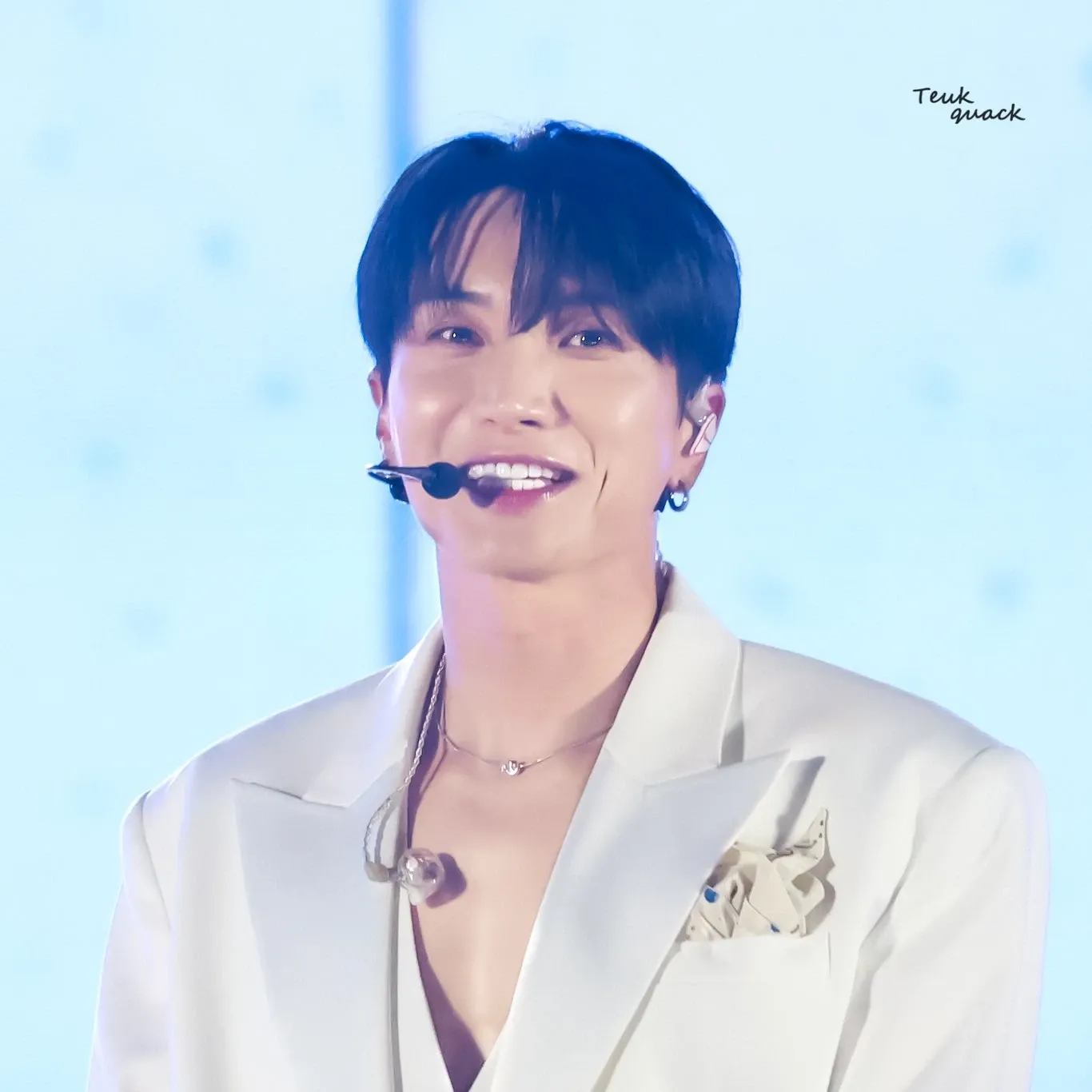 A moment captured by Leeteuk (Super Junior)'s fan