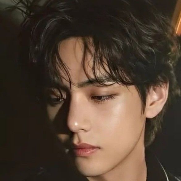 뷔 (방탄소년단) 최근 활동샷