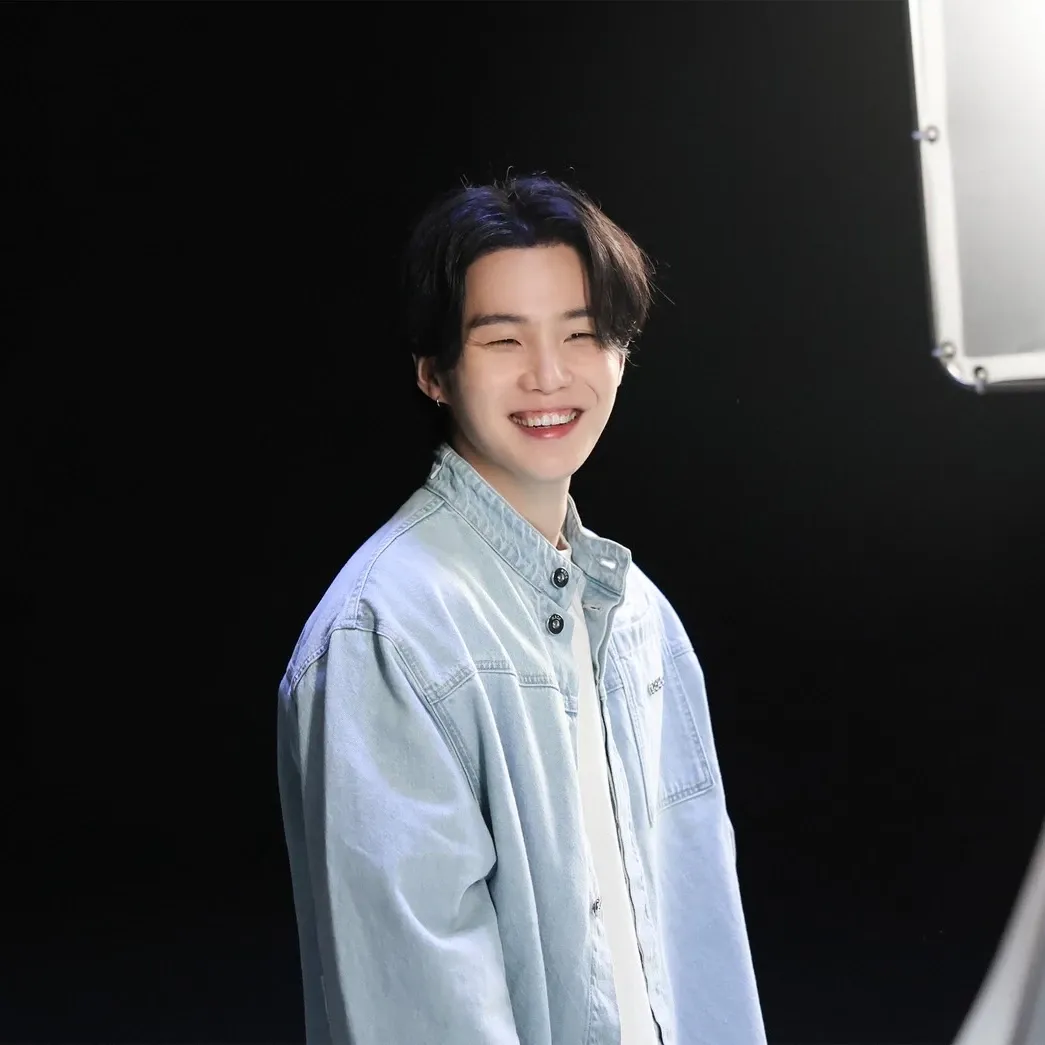 SUGA (防彈少年團)的幕後花絮