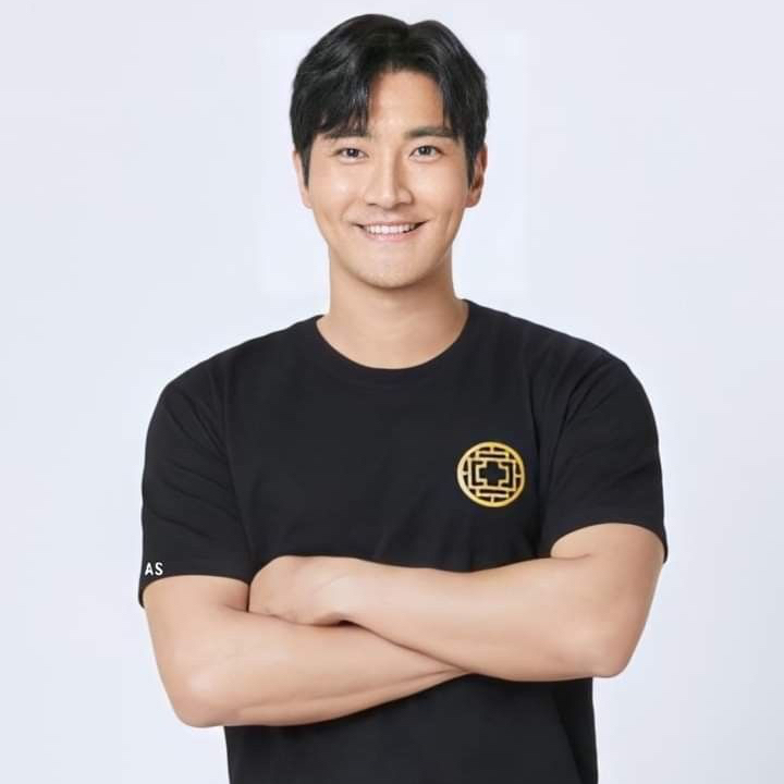 Recent activity shot of Siwon (Super Junior)