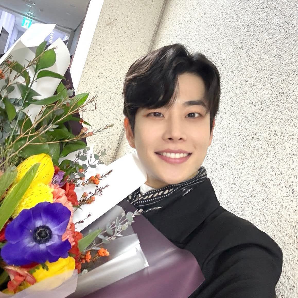 Behind-the-scenes cut of MJ (ASTRO)