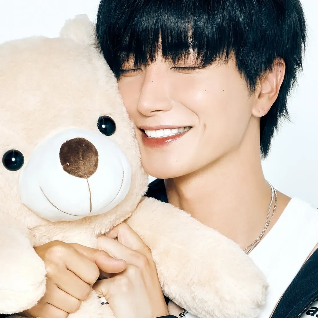 Behind-the-scenes cut of Leeteuk (Super Junior)