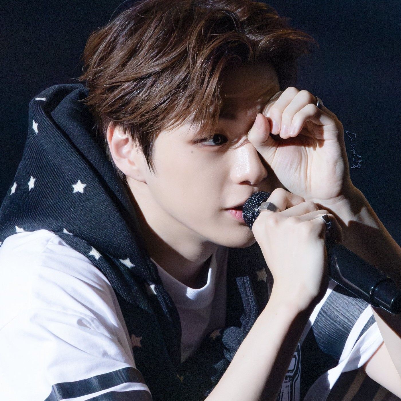 강다니엘의 비하인드 컷