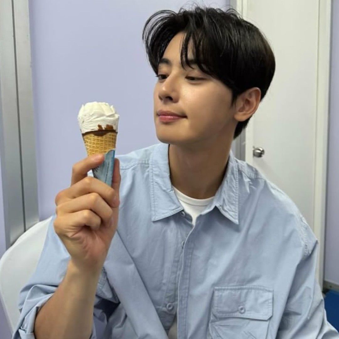 Latest photo of Eunwoo (ASTRO)