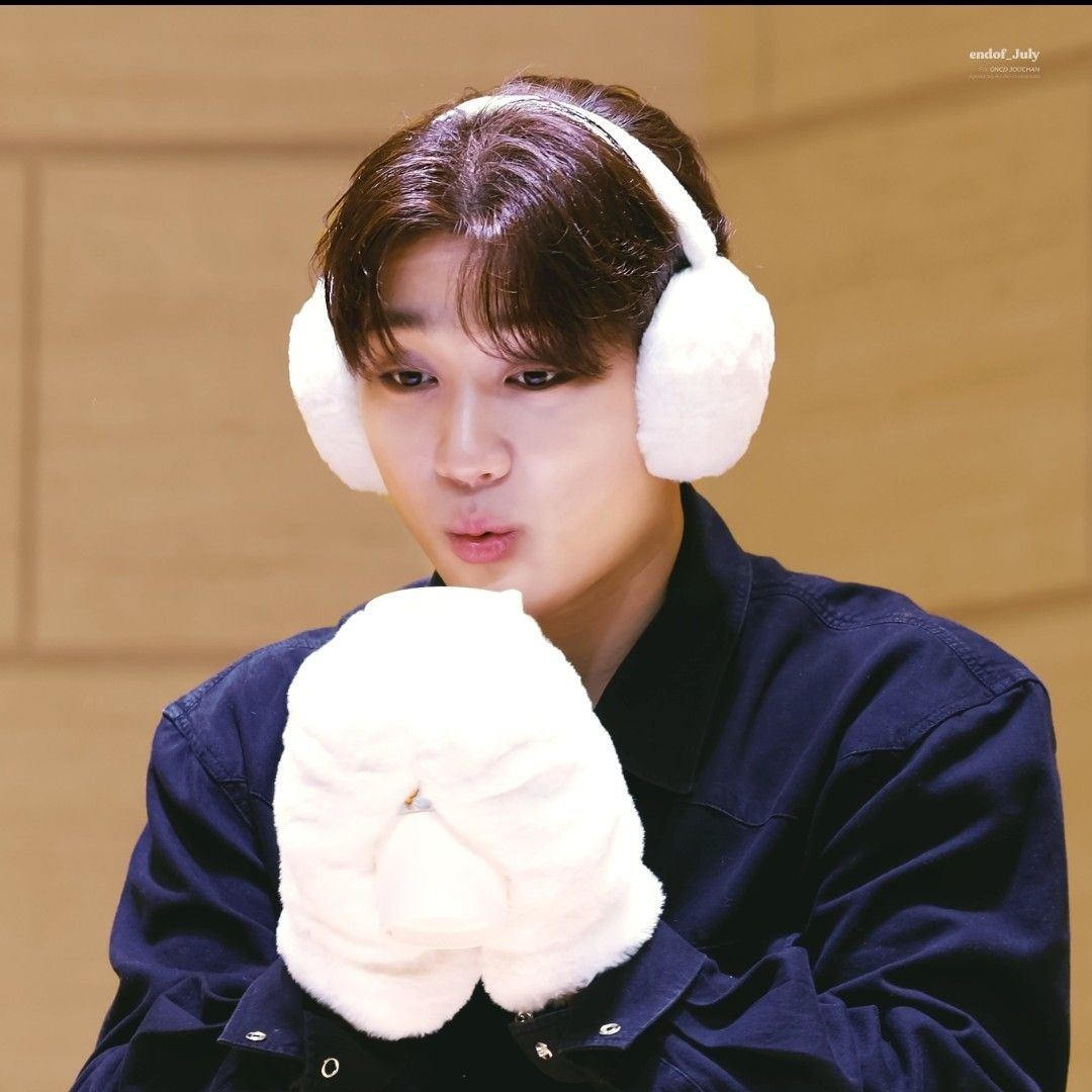 Behind-the-scenes cut of Hong Joochan (GoldenChild)