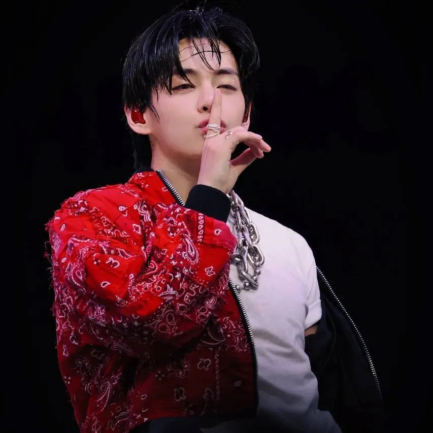 Latest photo of V (BTS)