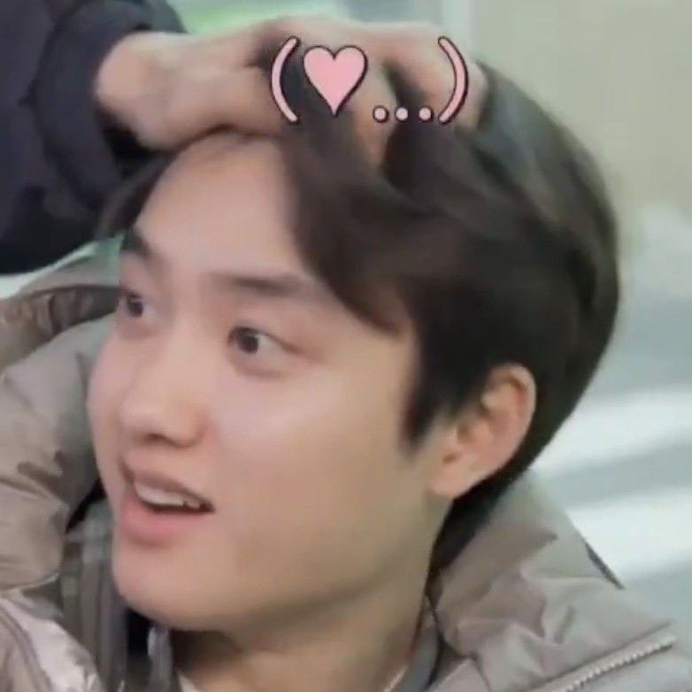 Foto aktivitas terbaru D.O. (EXO)