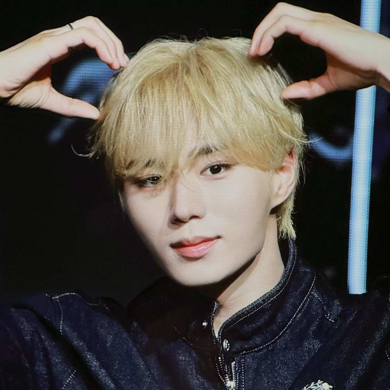 Behind-the-scenes cut of Kim Junseo (ALPHA DRIVE ONE)