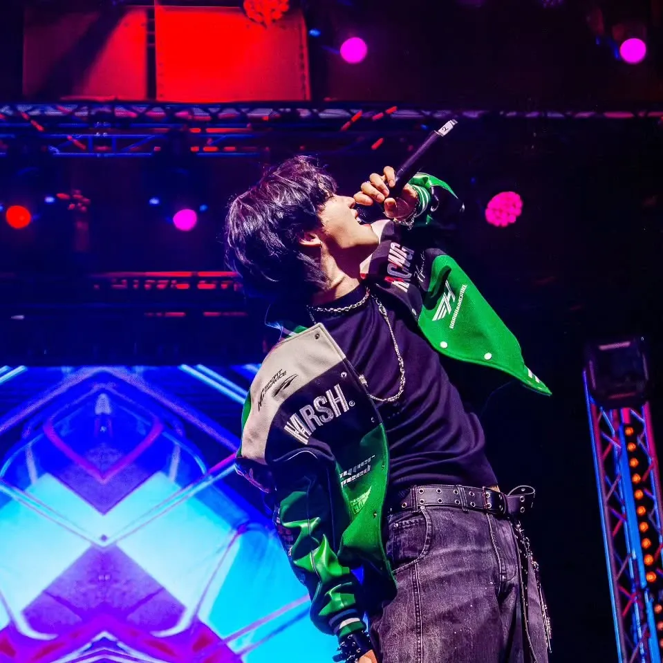 Behind-the-scenes cut of Lim Youngmin