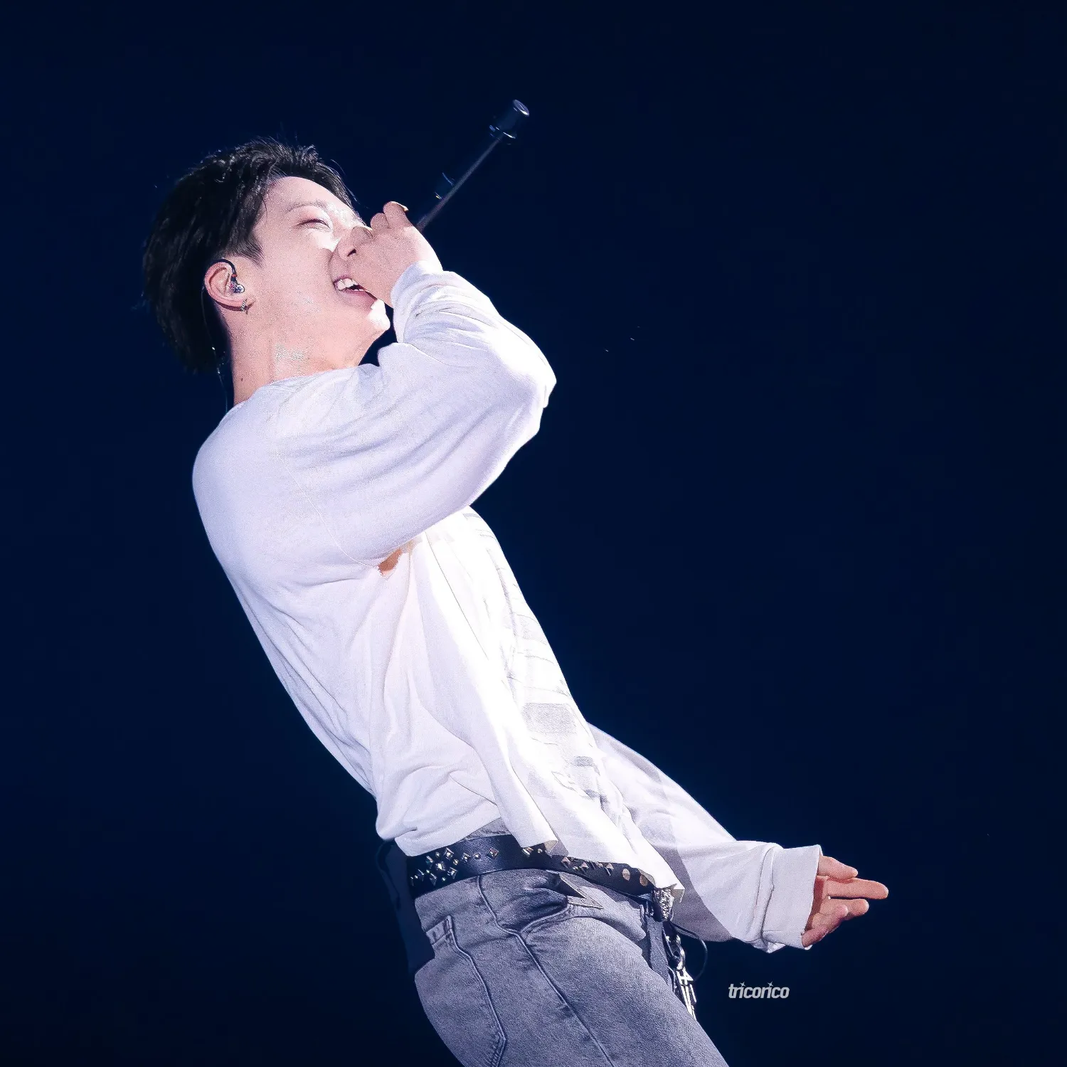 Recent activity shot of BOBBY (iKON)