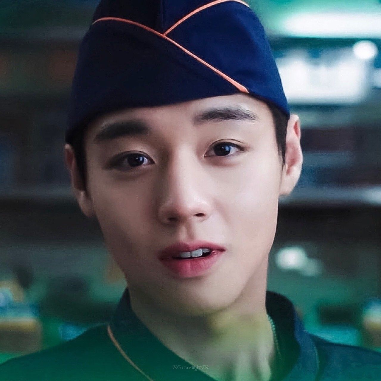 Momen yang diabadikan oleh penggemar Park Jihoon