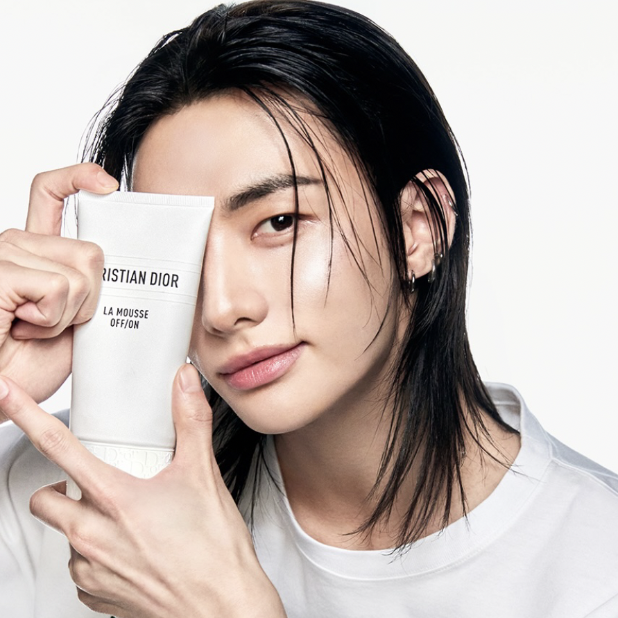 Foto aktivitas terbaru Hyunjin (Stray Kids)
