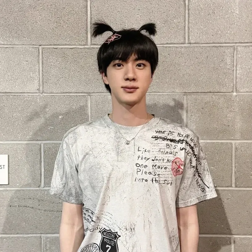 Foto terbaru Jin (BTS)