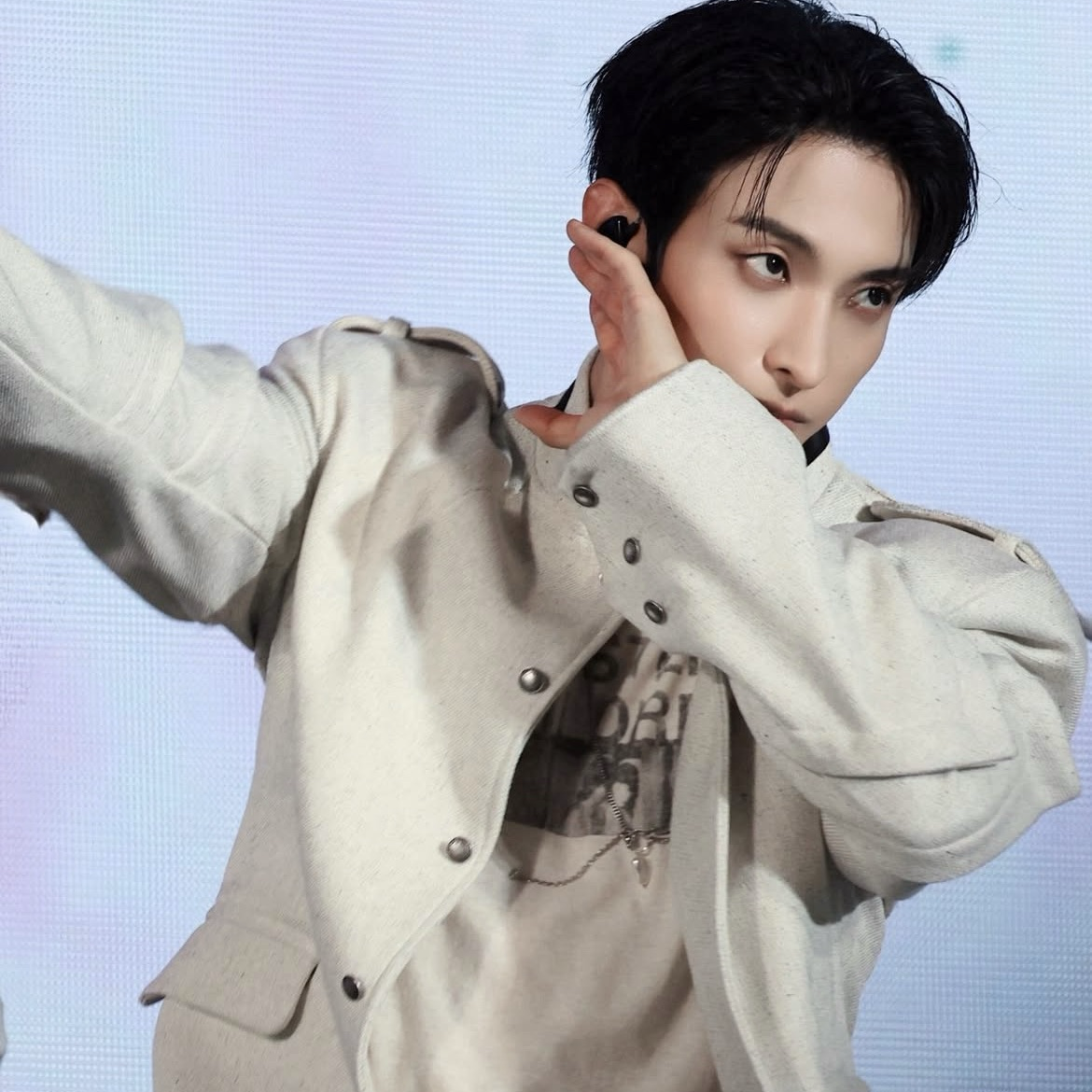 Latest photo of DK (SEVENTEEN)