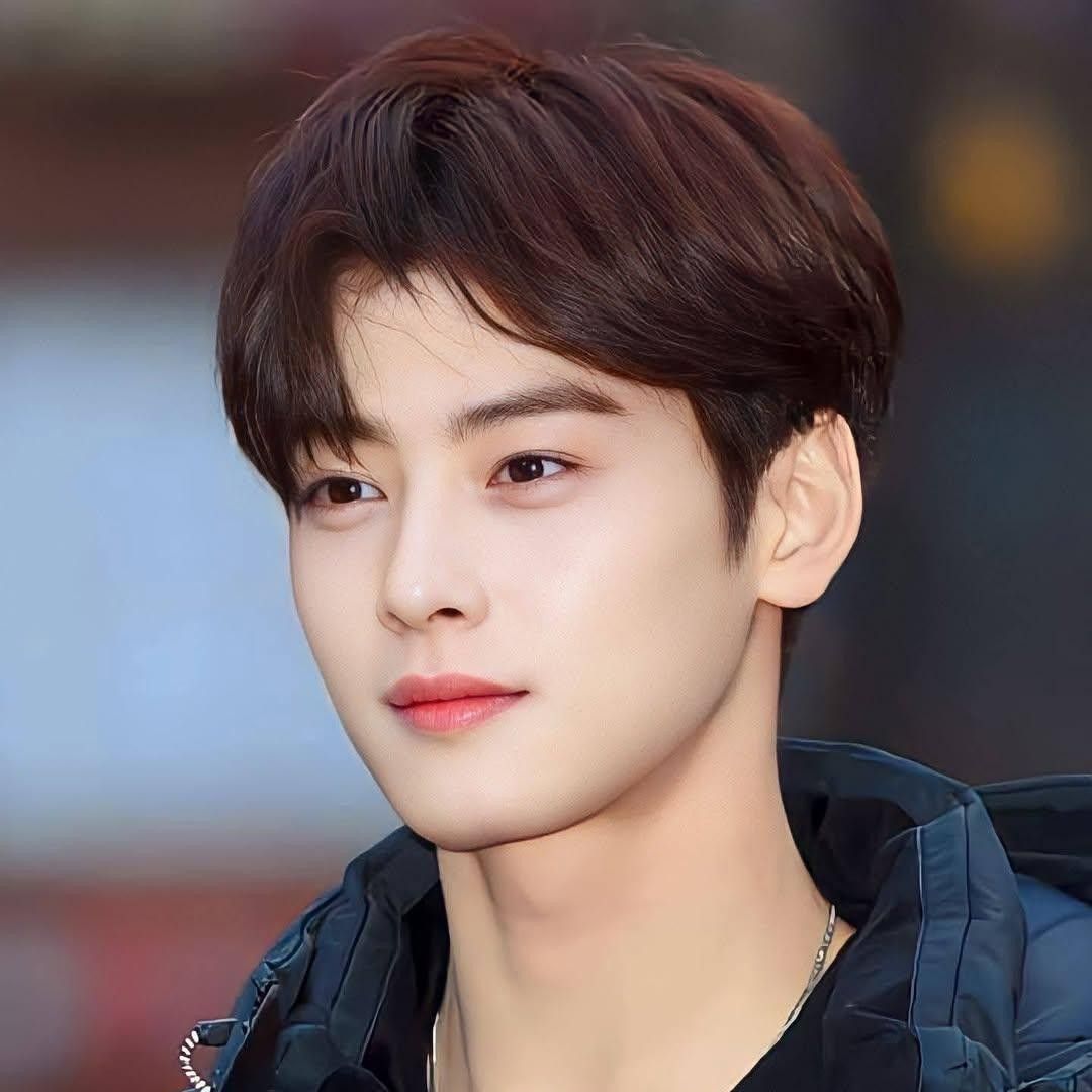 Latest photo of Eunwoo (ASTRO)